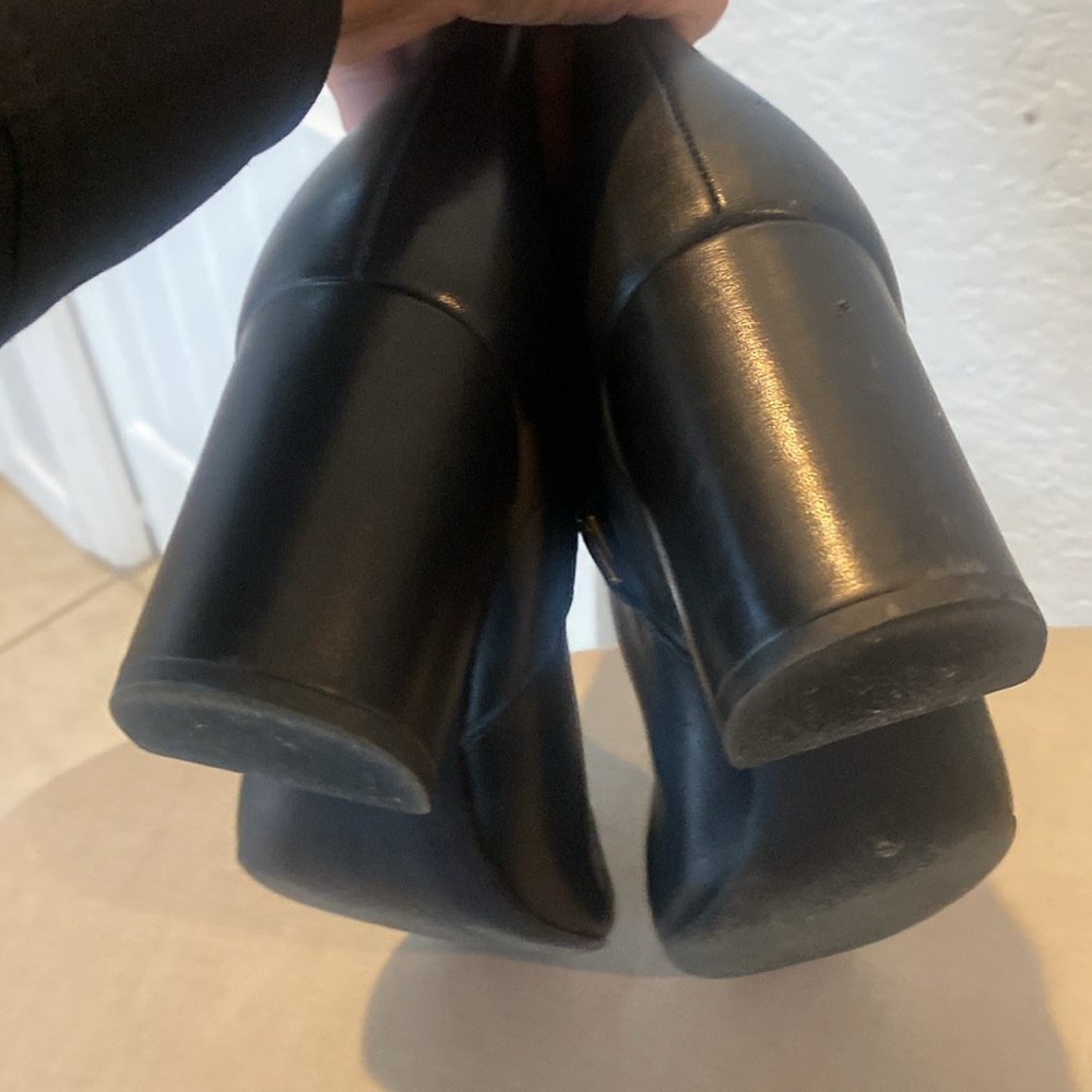 TORY BURCH BROOKE LEATHER ANKLE BOOTS - Picture 12 of 14